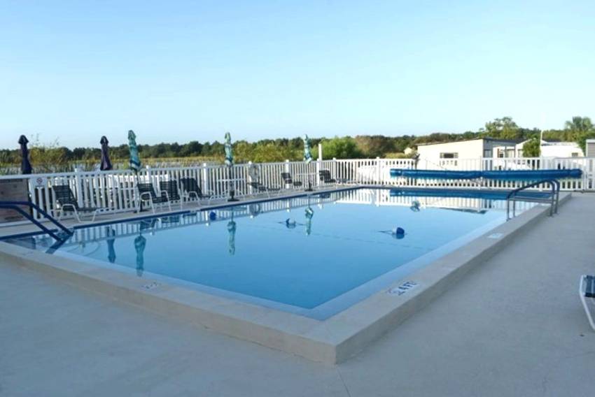 161 Juniper Dr. West a Dundee, FL Mobile or Manufactured Home for Sale